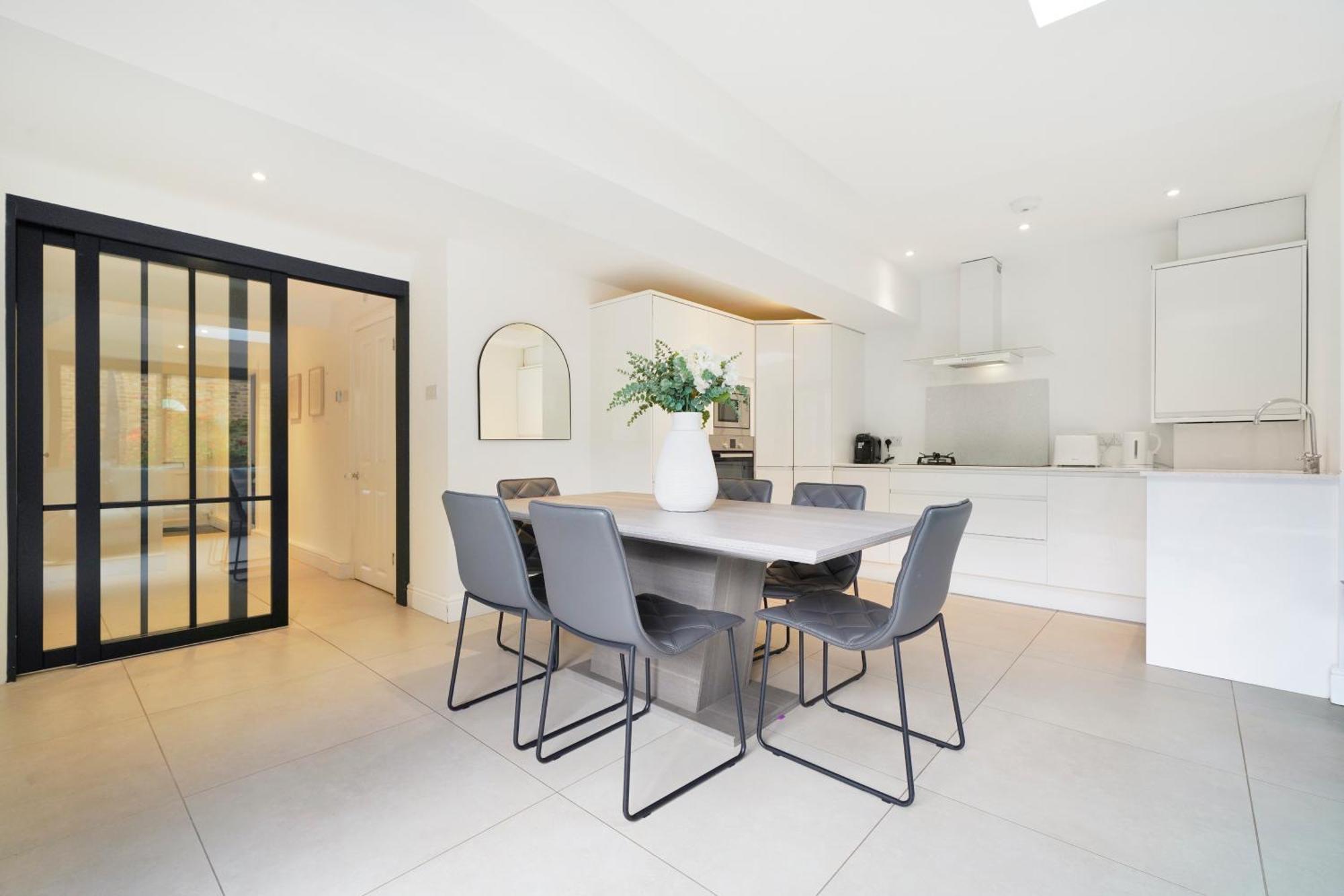 לונדון The Wimbledon Hideaway - Glamorous 3Bdr House With Garden מראה חיצוני תמונה